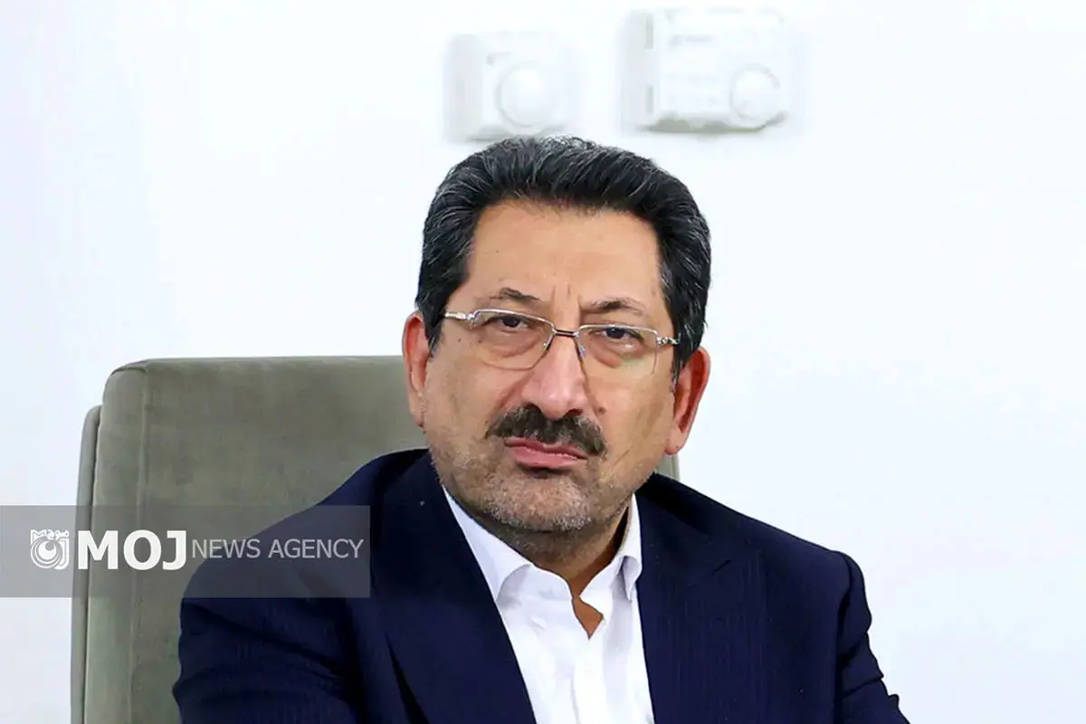 وزیر صمت عملکرد فروشگاه‌های زنجیره‌ای در ۱۰ روز اخیر را قابل قبول توصیف کرد