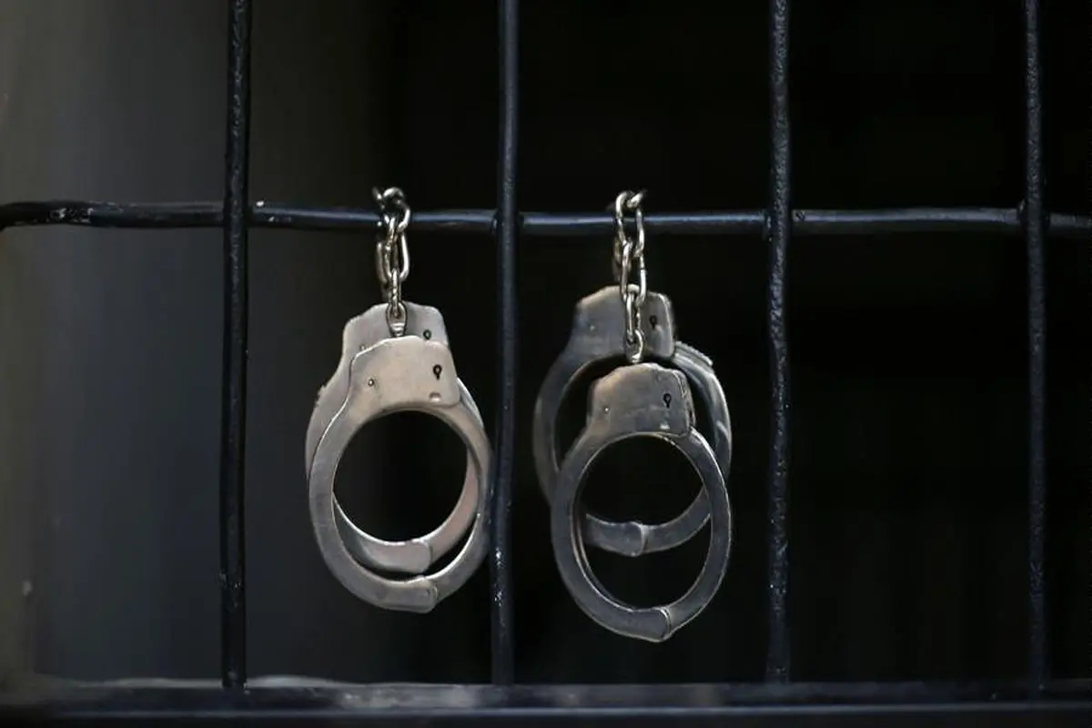 دستگیری سارقین منزل و کشف ۴۰۰ گرم طلاهای مسروقه در گراش/ نزاع و درگیری منجر به قتل در فامور کازرون