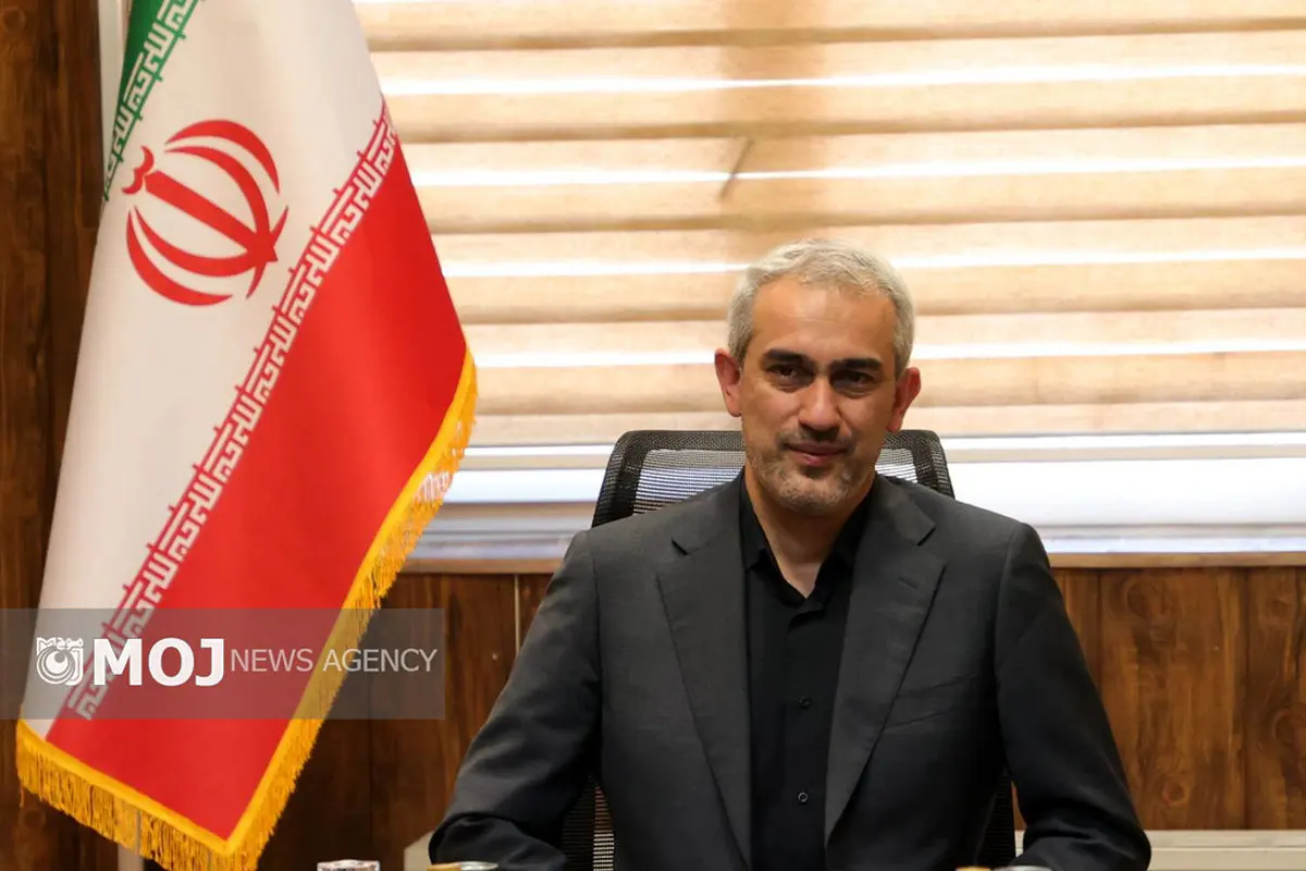 باید برای اقتصاد کشور چشم‌انداز و جهت حرکت ایجاد کنیم