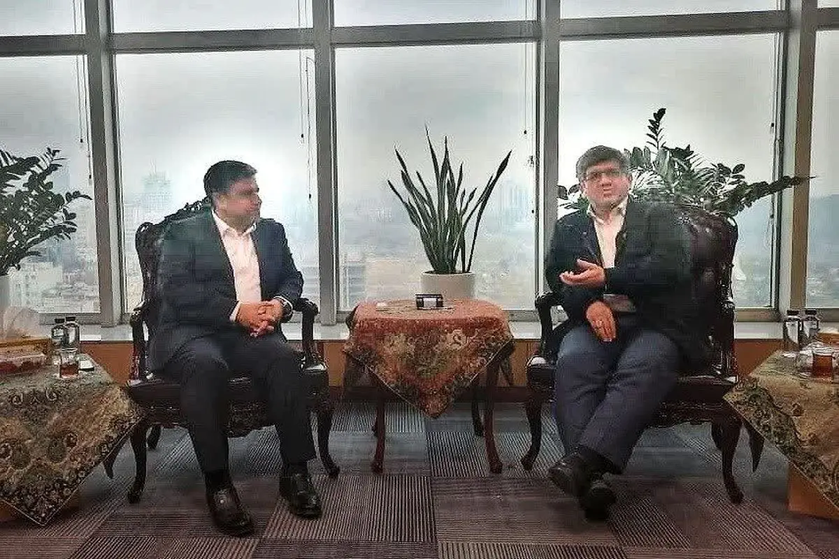 بررسی روند تکمیل پروژه راه‌آهن اردبیل – میانه در نشست مشترک استاندار و مدیرعامل راه‌آهن