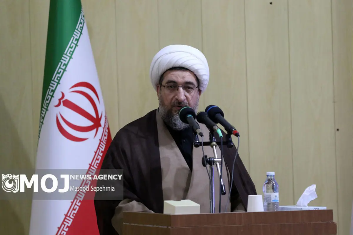 وحدت حوزه و دانشگاه با کنار زدن نگاه‌های افراطی و انحصارطلبانه محقق می‌شود